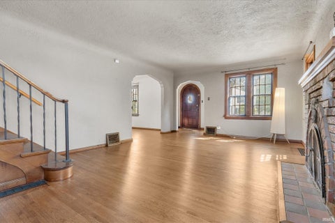Tiny photo for 1839 Kenwood Avenue, Fort Wayne, IN 46805 (MLS # 202635299)