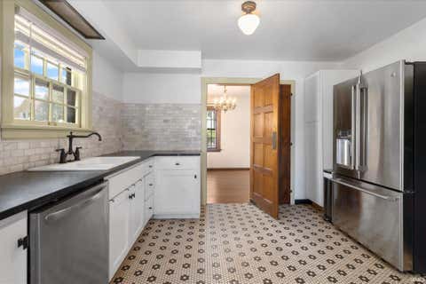 Tiny photo for 1839 Kenwood Avenue, Fort Wayne, IN 46805 (MLS # 202635299)