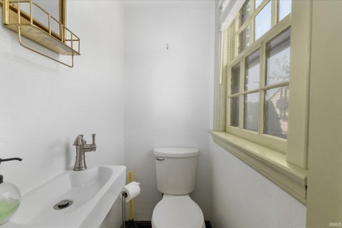 Tiny photo for 1839 Kenwood Avenue, Fort Wayne, IN 46805 (MLS # 202635299)
