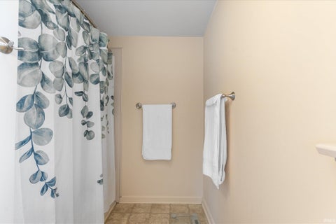 Tiny photo for 1839 Kenwood Avenue, Fort Wayne, IN 46805 (MLS # 202635299)