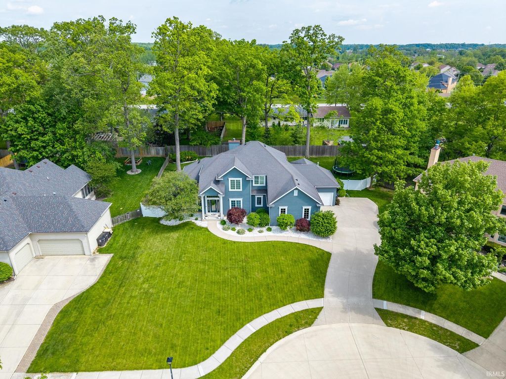 Photo of 12512 Chapelwood Place, Fort Wayne, IN 46845 (MLS # 202619892)