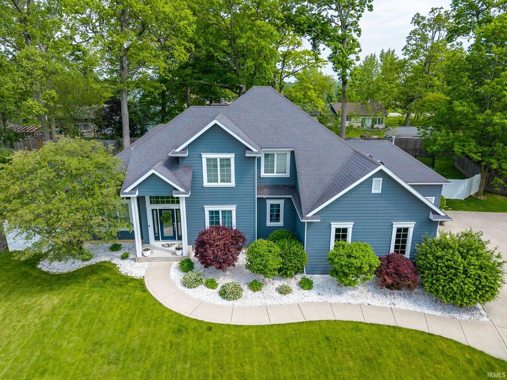 Photo of 12512 Chapelwood Place, Fort Wayne, IN 46845 (MLS # 202619892)