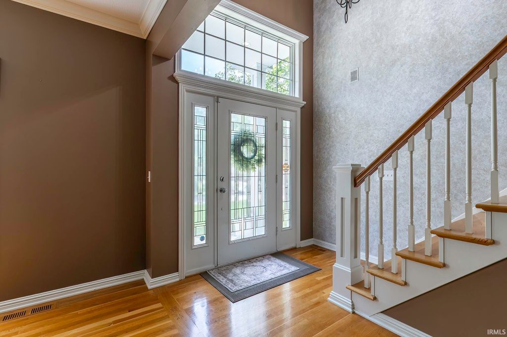 Photo of 12512 Chapelwood Place, Fort Wayne, IN 46845 (MLS # 202619892)