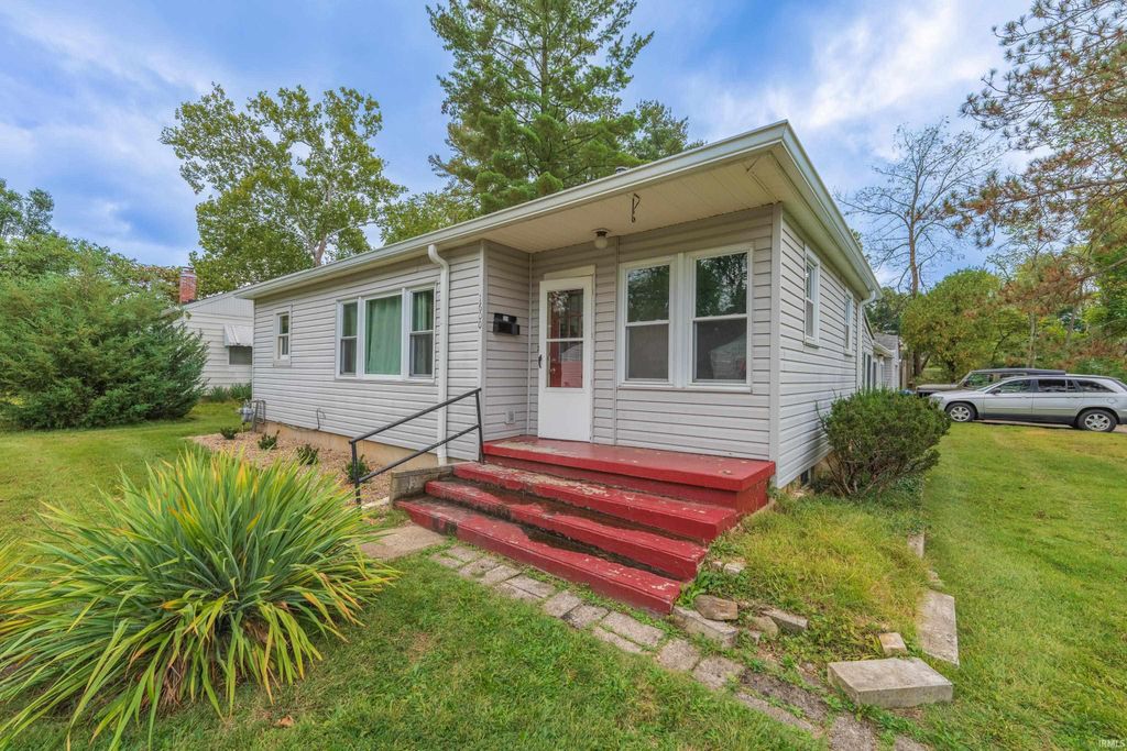 Photo of 1600 E 2nd Street, Bloomington, IN 47401 (MLS # 202610004)