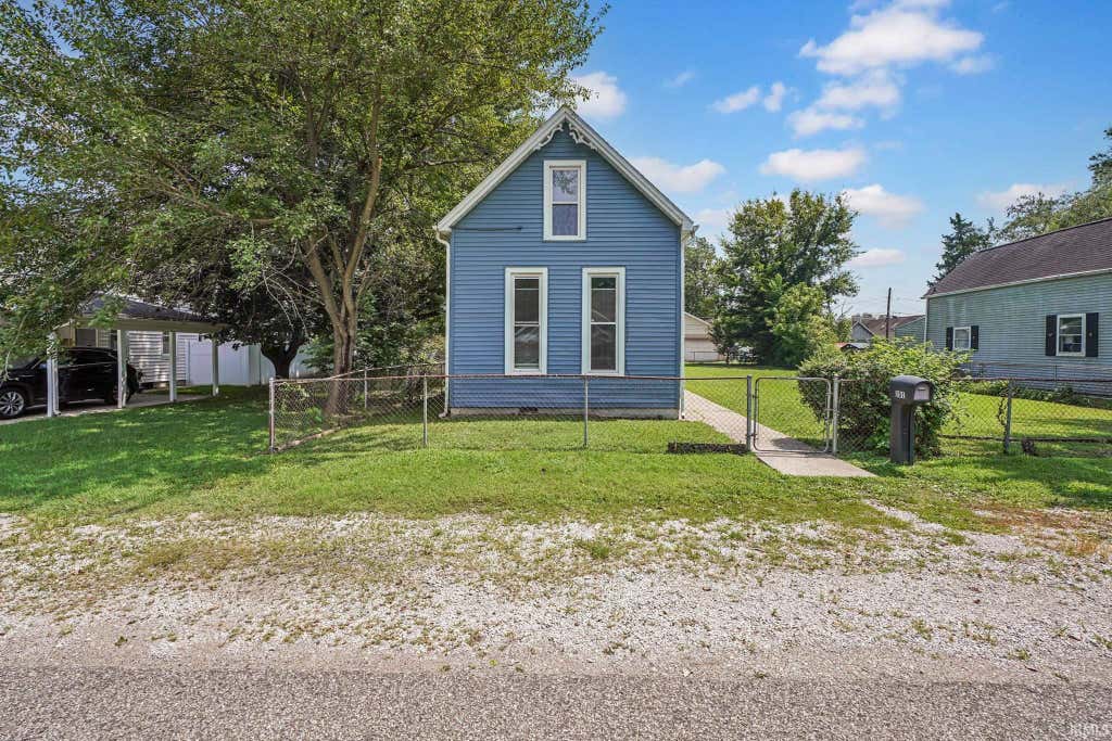 Photo of 201 N Woods Avenue, Evansville, IN 47712 (MLS # 202633466)
