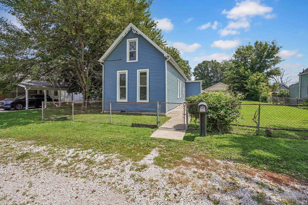 Photo of 201 N Woods Avenue, Evansville, IN 47712 (MLS # 202633466)