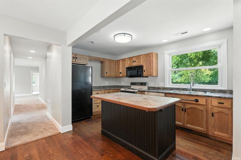 Tiny photo for 14831 Leesburg Road, Fort Wayne, IN 46818 (MLS # 202610993)