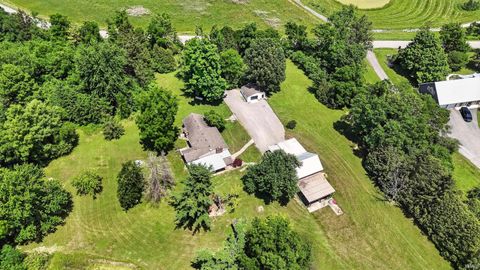 Tiny photo for 14831 Leesburg Road, Fort Wayne, IN 46818 (MLS # 202610993)