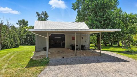 Tiny photo for 14831 Leesburg Road, Fort Wayne, IN 46818 (MLS # 202610993)