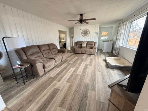 Tiny photo for 511 E Oak Street, Boonville, IN 47601 (MLS # 202605501)