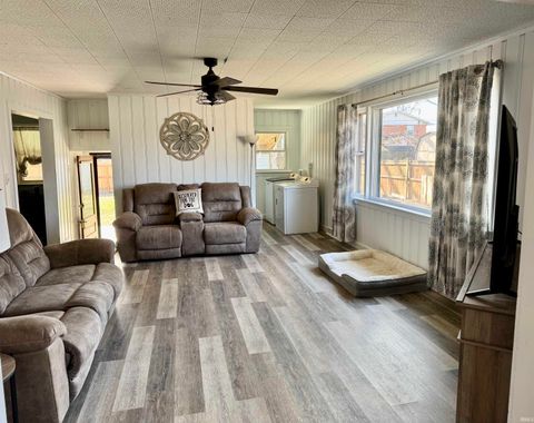 Tiny photo for 511 E Oak Street, Boonville, IN 47601 (MLS # 202605501)