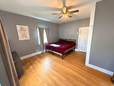 Tiny photo for 511 E Oak Street, Boonville, IN 47601 (MLS # 202605501)