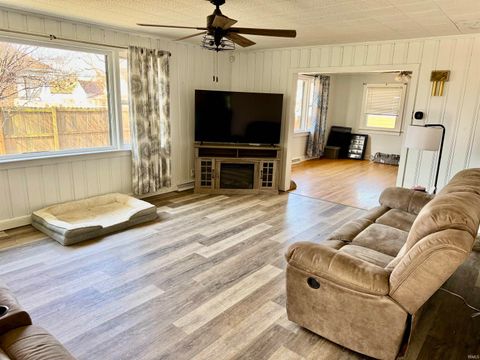 Tiny photo for 511 E Oak Street, Boonville, IN 47601 (MLS # 202605501)