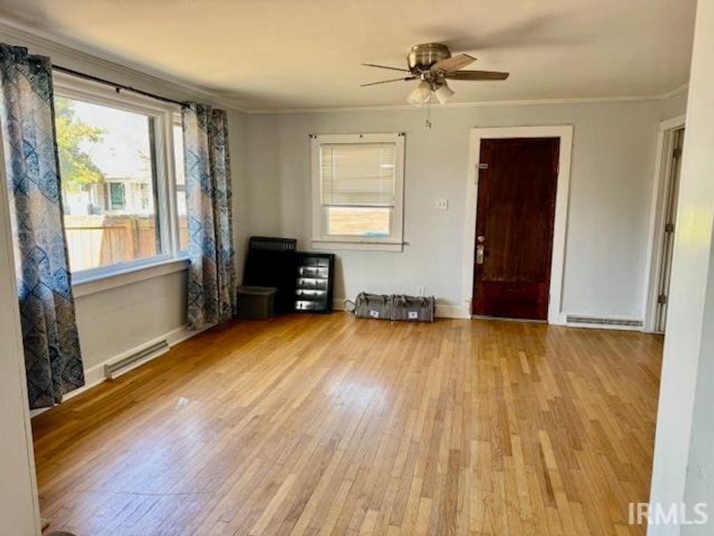 Photo of 511 E Oak Street, Boonville, IN 47601 (MLS # 202605501)