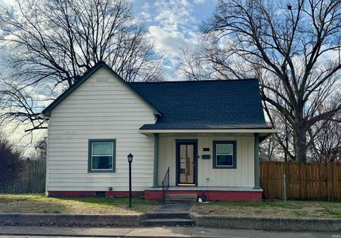 Photo of 511 E Oak Street, Boonville, IN 47601 (MLS # 202605501)