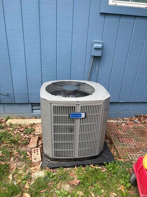 Tiny photo for 2420 N Mt Gilead Road, Bloomington, IN 47408 (MLS # 202610733)