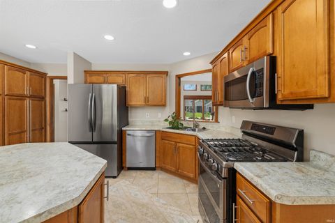 Tiny photo for 10833 Mill Lake Cove, Fort Wayne, IN 46845 (MLS # 202618620)