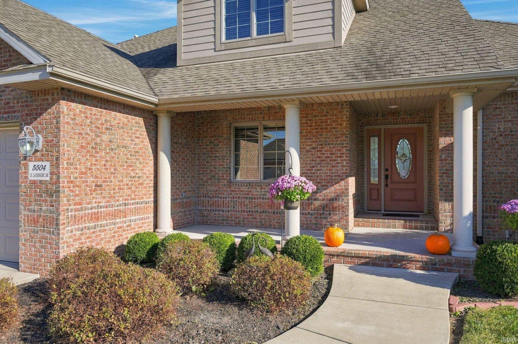 Photo of 5504 N Lakeshore Drive, Muncie, IN 47304 (MLS # 202644180)