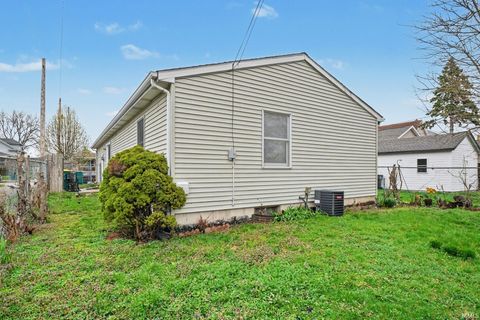 Tiny photo for 329 W 9Th Street, Mishawaka, IN 46544 (MLS # 202611637)