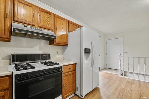 Tiny photo for 329 W 9Th Street, Mishawaka, IN 46544 (MLS # 202611637)