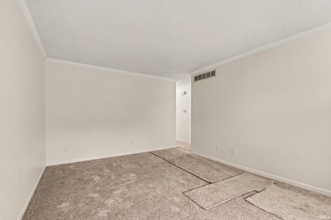 Tiny photo for 329 W 9Th Street, Mishawaka, IN 46544 (MLS # 202611637)
