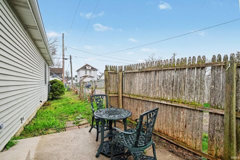 Tiny photo for 329 W 9Th Street, Mishawaka, IN 46544 (MLS # 202611637)