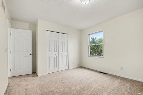 Tiny photo for 329 W 9Th Street, Mishawaka, IN 46544 (MLS # 202611637)