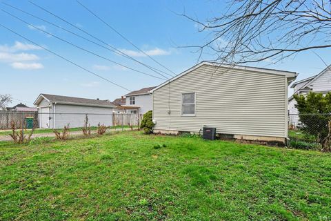 Tiny photo for 329 W 9Th Street, Mishawaka, IN 46544 (MLS # 202611637)