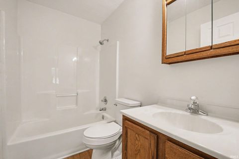 Tiny photo for 329 W 9Th Street, Mishawaka, IN 46544 (MLS # 202611637)