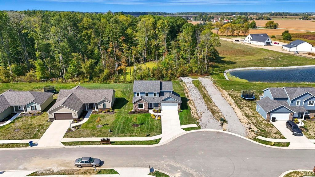 Photo of 1155 Lagonda Trail, Fort Wayne, IN 46818 (MLS # 202549103)