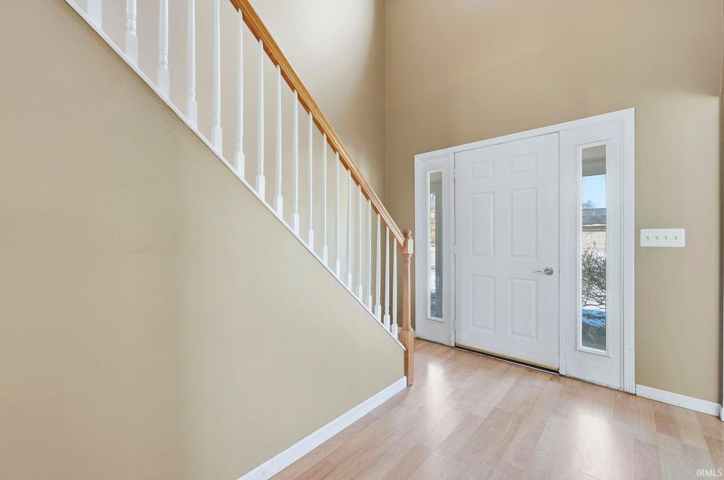 Photo of 4918 Oak Creek Crossing, Fort Wayne, IN 46835 (MLS # 202601449)