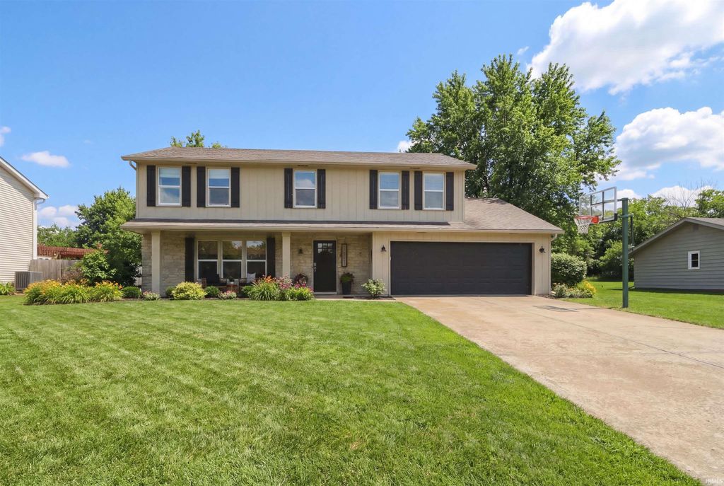 Photo of 11233 Shalimar Drive, Fort Wayne, IN 46845 (MLS # 202609339)