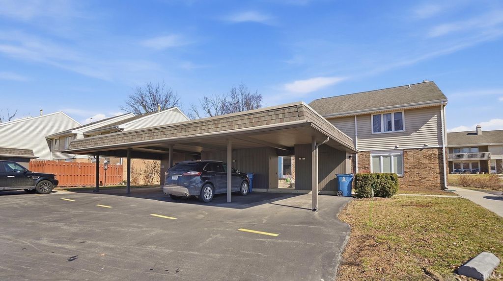 Photo of 5505 S Wayne Avenue #C, Fort Wayne, IN 46807 (MLS # 202608708)