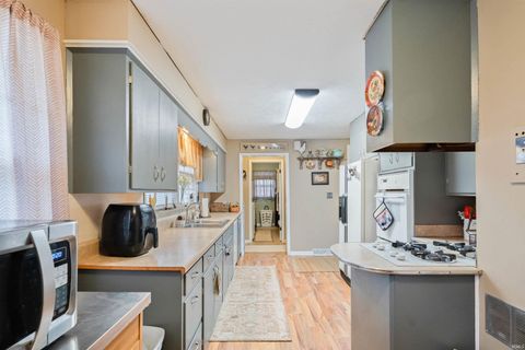 Tiny photo for 3101 Alameda Boulevard, Kokomo, IN 46902 (MLS # 202549522)