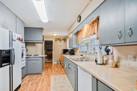 Tiny photo for 3101 Alameda Boulevard, Kokomo, IN 46902 (MLS # 202549522)