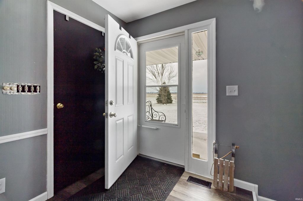 Photo of 1060 W 406 S, Marion, IN 46953 (MLS # 202548764)