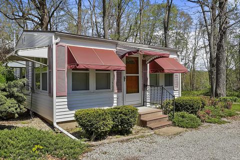 Photo of 1323 Ichabod Lane, Monticello, IN 47960 (MLS # 202615010)