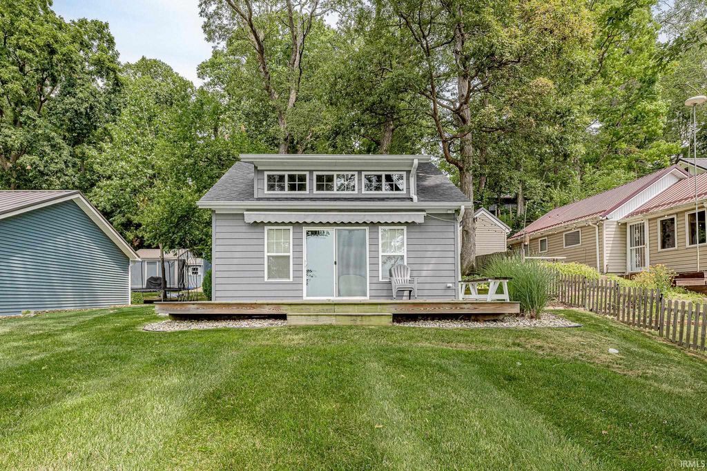 Photo of 5367 W Diamond Lake Road, Wawaka, IN 46794 (MLS # 202630348)