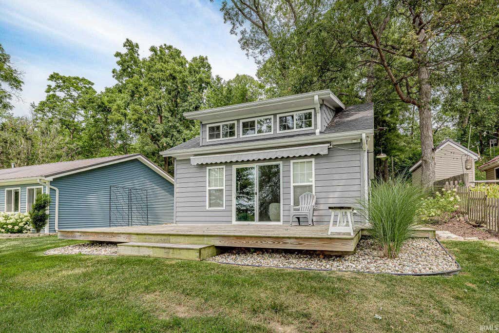 Photo of 5367 W Diamond Lake Road, Wawaka, IN 46794 (MLS # 202630348)
