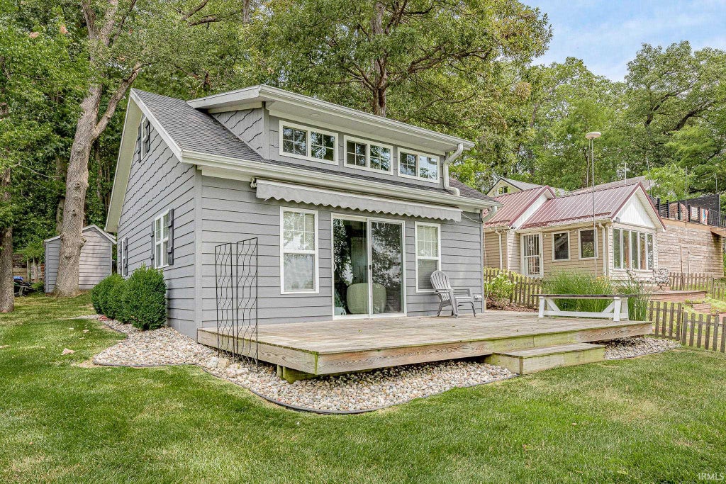 Photo of 5367 W Diamond Lake Road, Wawaka, IN 46794 (MLS # 202630348)