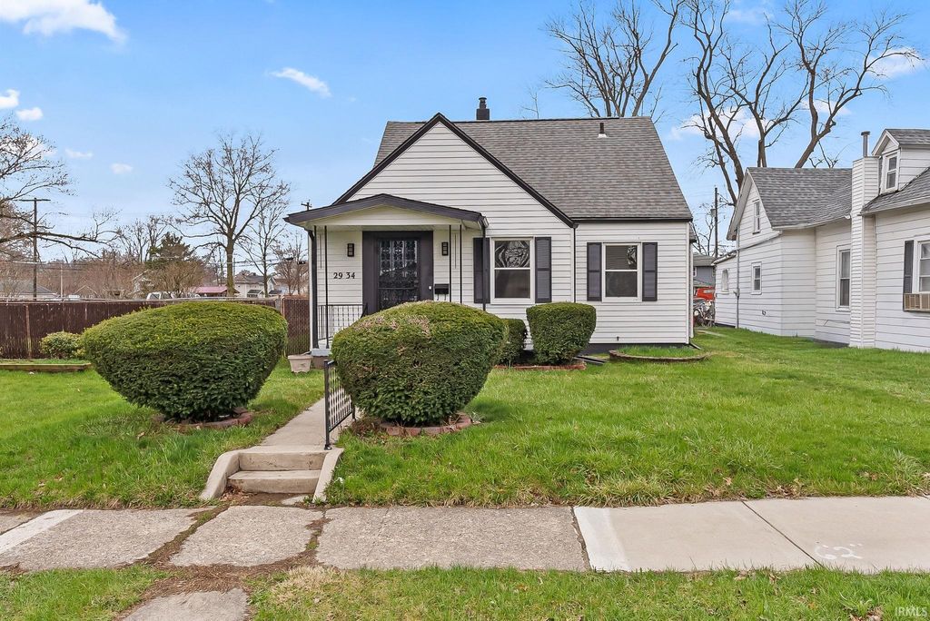 Photo of 2934 Holton Avenue, Fort Wayne, IN 46806 (MLS # 202610830)