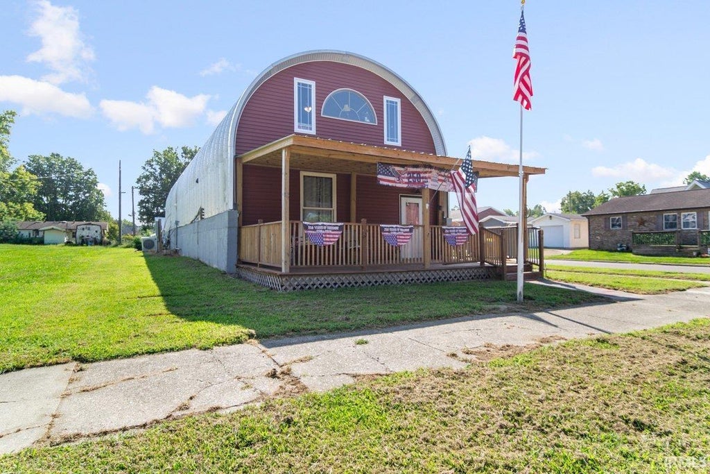 Photo of 824 S Seminary Street, Princeton, IN 47670 (MLS # 202634970)
