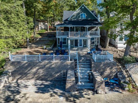 Photo of 456 Spring Beach Road, Rome City, IN 46784 (MLS # 202544055) Photo of 456 Spring Beach Road, Rome City, IN 46784 (MLS # 202544055)