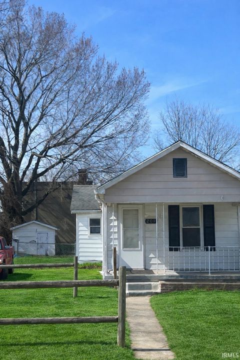 Photo of 2011 S New York Avenue, Evansville, IN 47714 (MLS # 202607592)