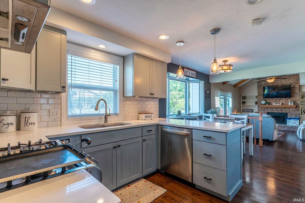 Photo of 5826 Leesville Place, Fort Wayne, IN 46835 (MLS # 202626221)