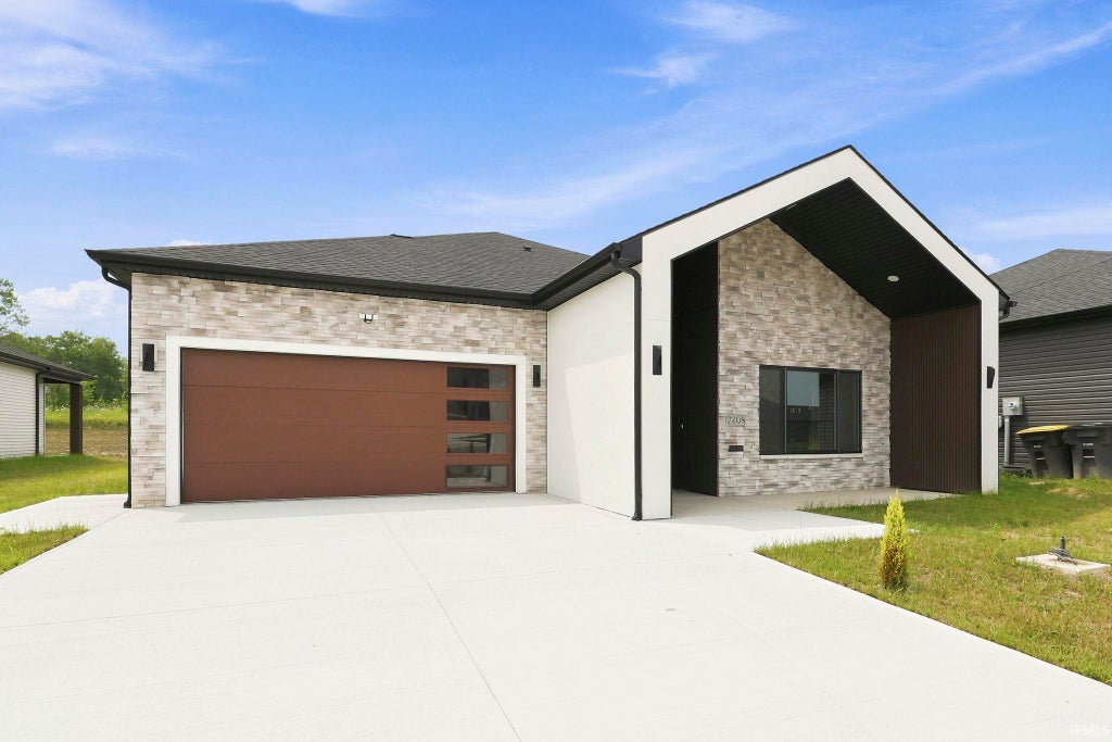 Photo of 7208 Starks Boulevard, Fort Wayne, IN 46816 (MLS # 202629329)