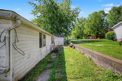 Tiny photo for 330 N Main Street, Bunker Hill, IN 46914 (MLS # 202619145)