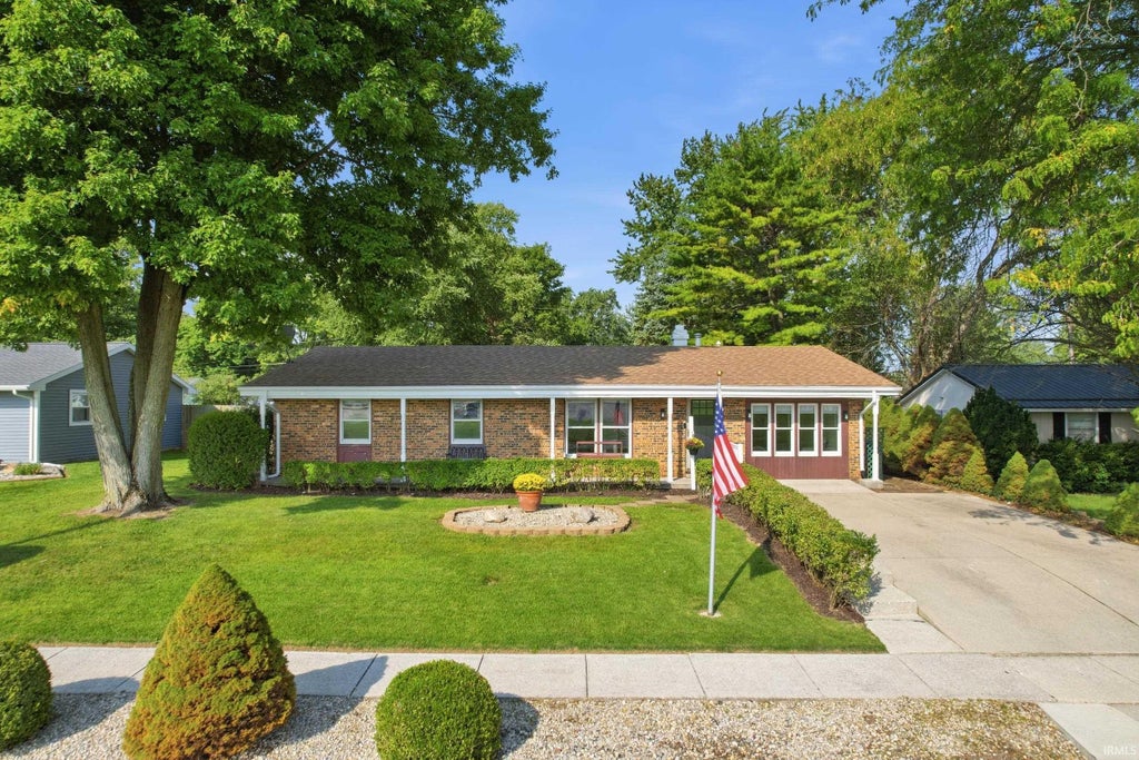 Photo of 1414 Scots Lane, New Haven, IN 46774 (MLS # 202637452)