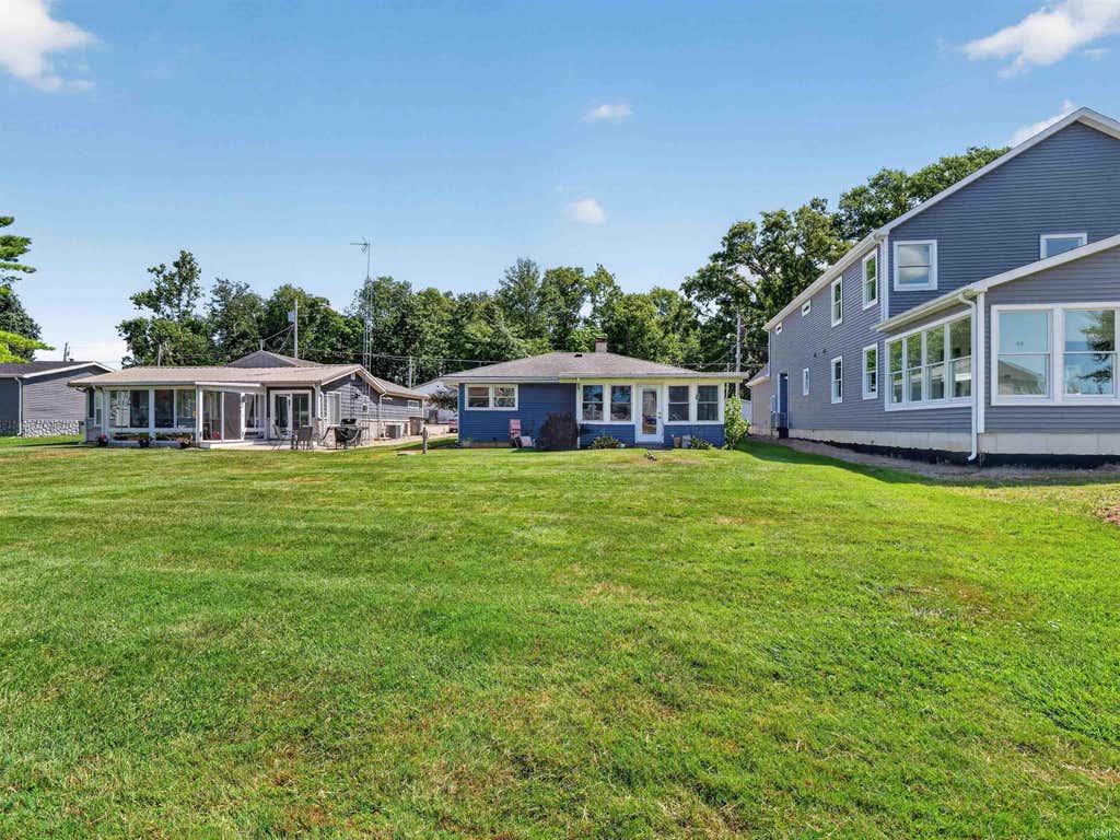 Photo of 1913 Chapman Lake Drive, Warsaw, IN 46580 (MLS # 202630066)