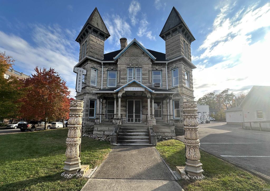 Photo of 403 W Kirkwood Avenue, Bloomington, IN 47404 (MLS # 202544652)